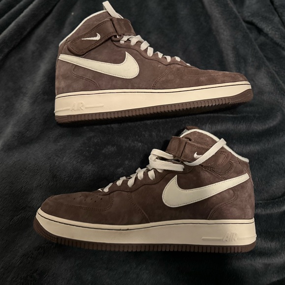 NIKE AIR FORCE 1 MID QS ‘Chocolate’ - Picture 1 of 12